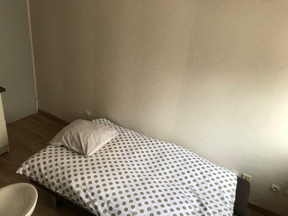 Lumineux T2 Vieille ville 3 pers parking gratuit - by La Source d'OrFée Boulogne-sur-Mer Exterior foto