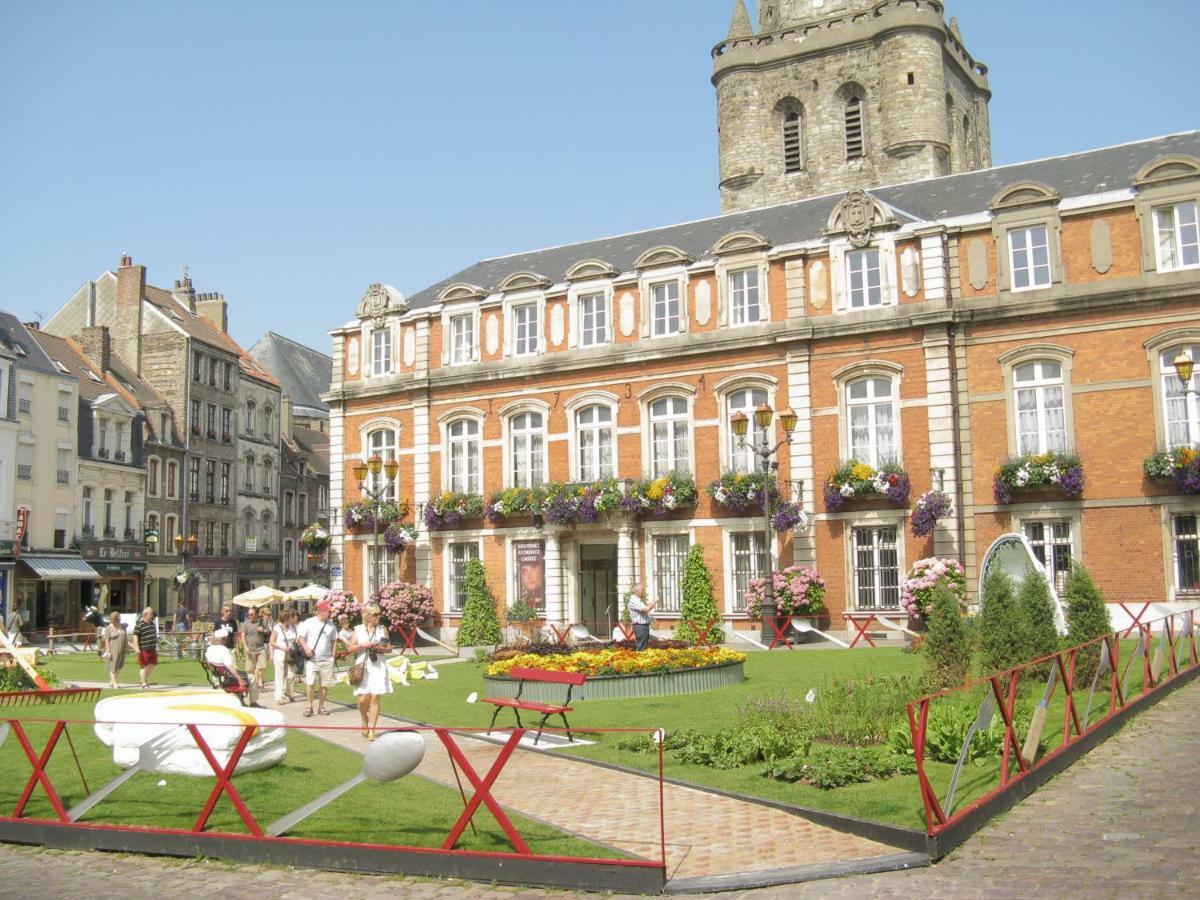 Lumineux T2 Vieille ville 3 pers parking gratuit - by La Source d'OrFée Boulogne-sur-Mer Exterior foto