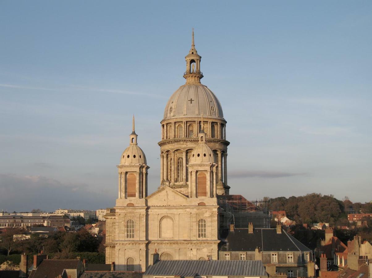 Lumineux T2 Vieille ville 3 pers parking gratuit - by La Source d'OrFée Boulogne-sur-Mer Exterior foto
