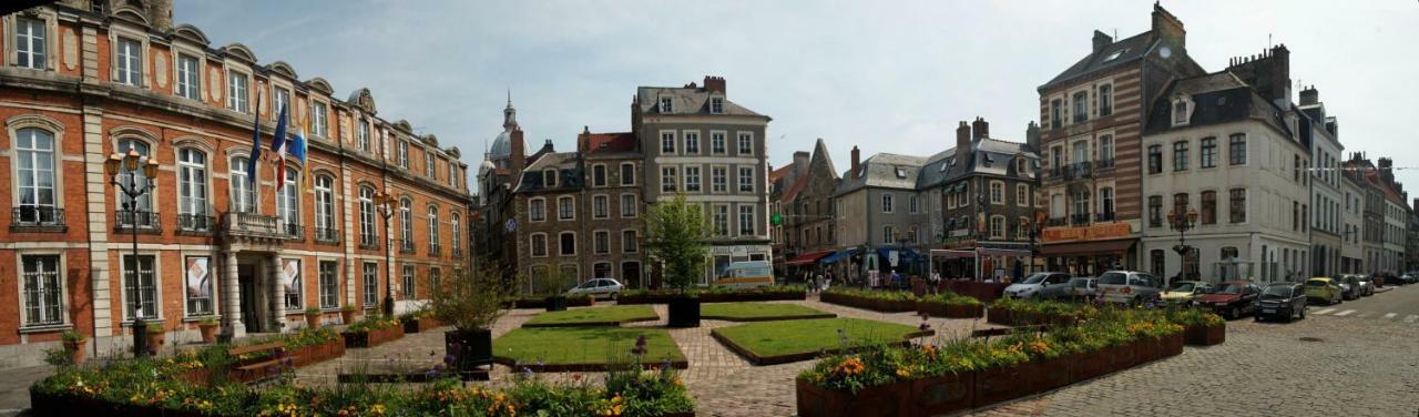 Lumineux T2 Vieille ville 3 pers parking gratuit - by La Source d'OrFée Boulogne-sur-Mer Exterior foto